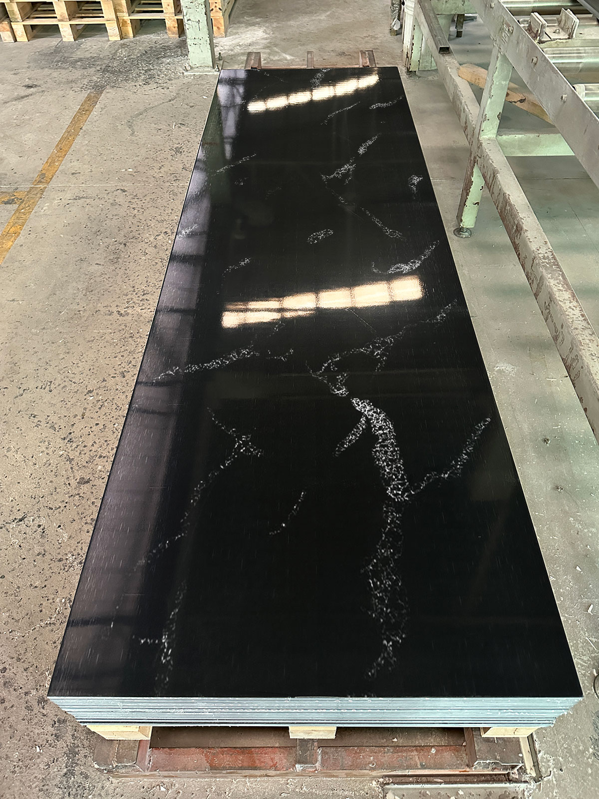 China Supplier Modified 3660x760x12mm Veining Kitchen Worktop Wall Cladding Acrylic Solid Surface Sheet