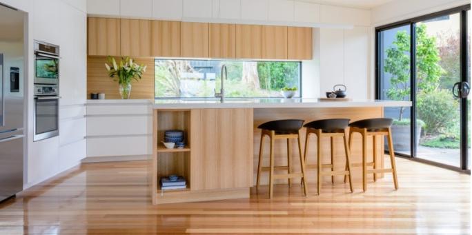 Timeless Elegance vs. Modern Practicality: A Comparative Guide to Marble and Composite Kitchen Countertops